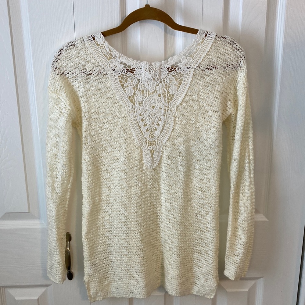 Hippie Rose Cream Sweater Size Small